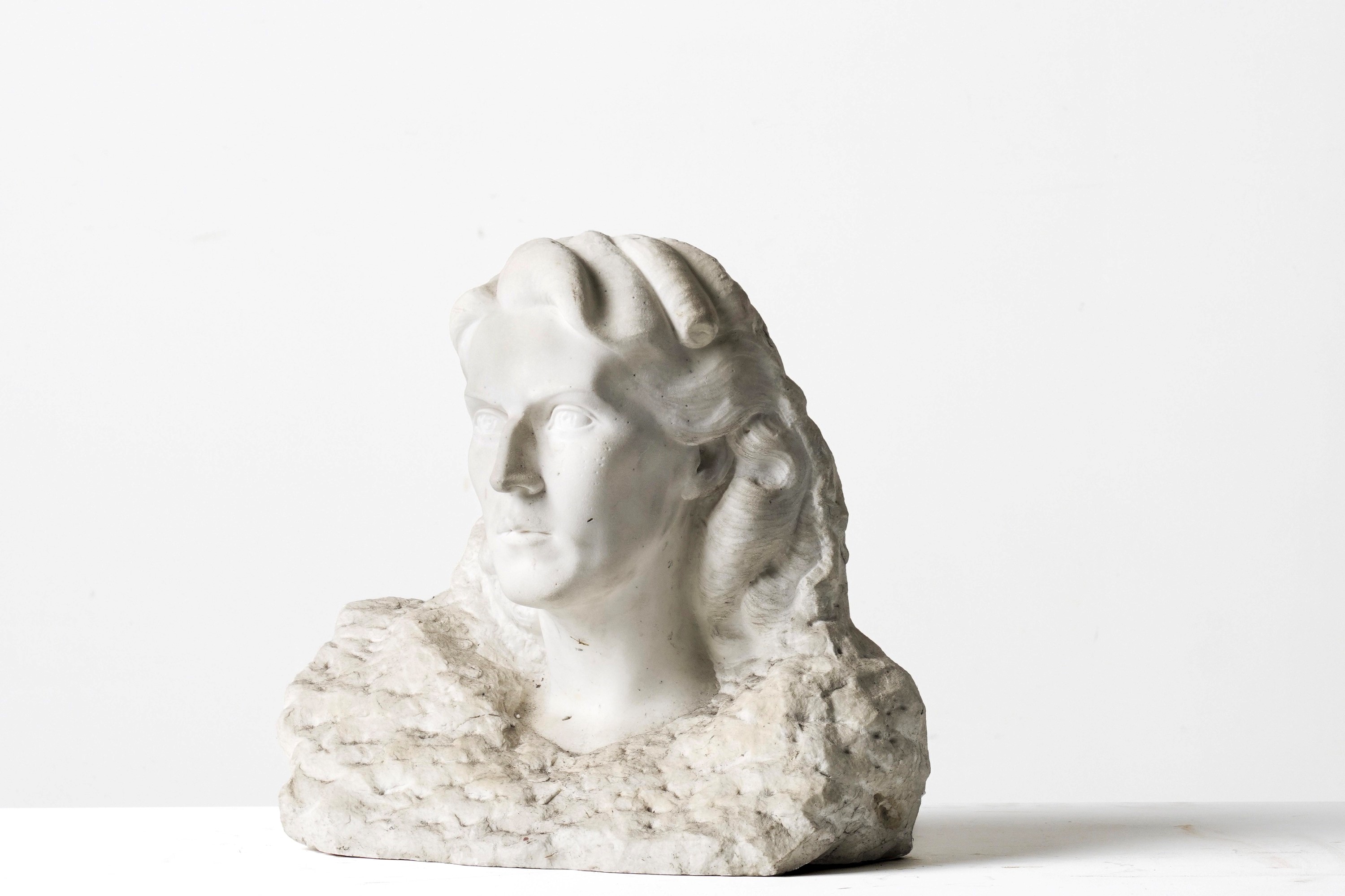 Giovanni Maricchiolo, Taormina, busto femminile in marmo (1940)