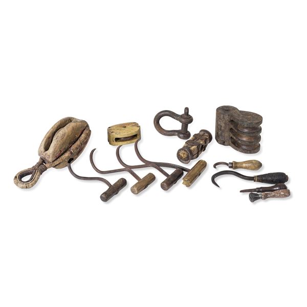 Insieme di bozzelli in legno