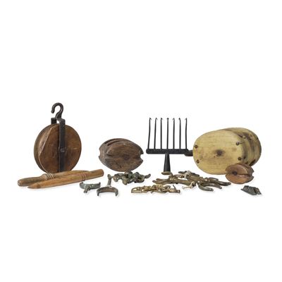 Oggetti da pesca, Fiocina, scalmi e grilli