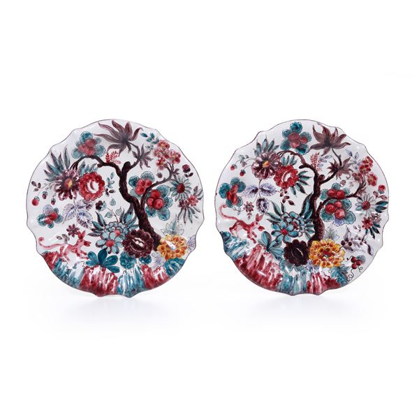 Coppia di piatti. Albisola, Manifattura Fenice, XX secolo.