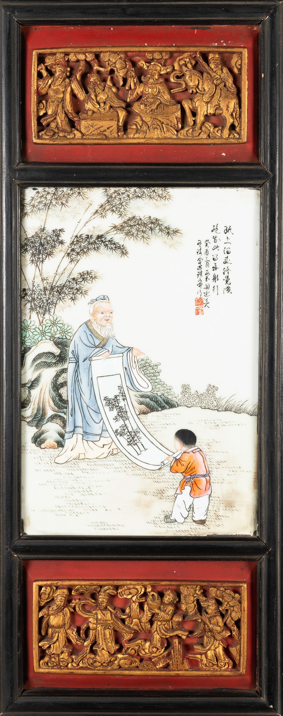 Lotto composto da quattro pannelli in porcellana policroma con scene di saggi e iscrizioni, Cina,...