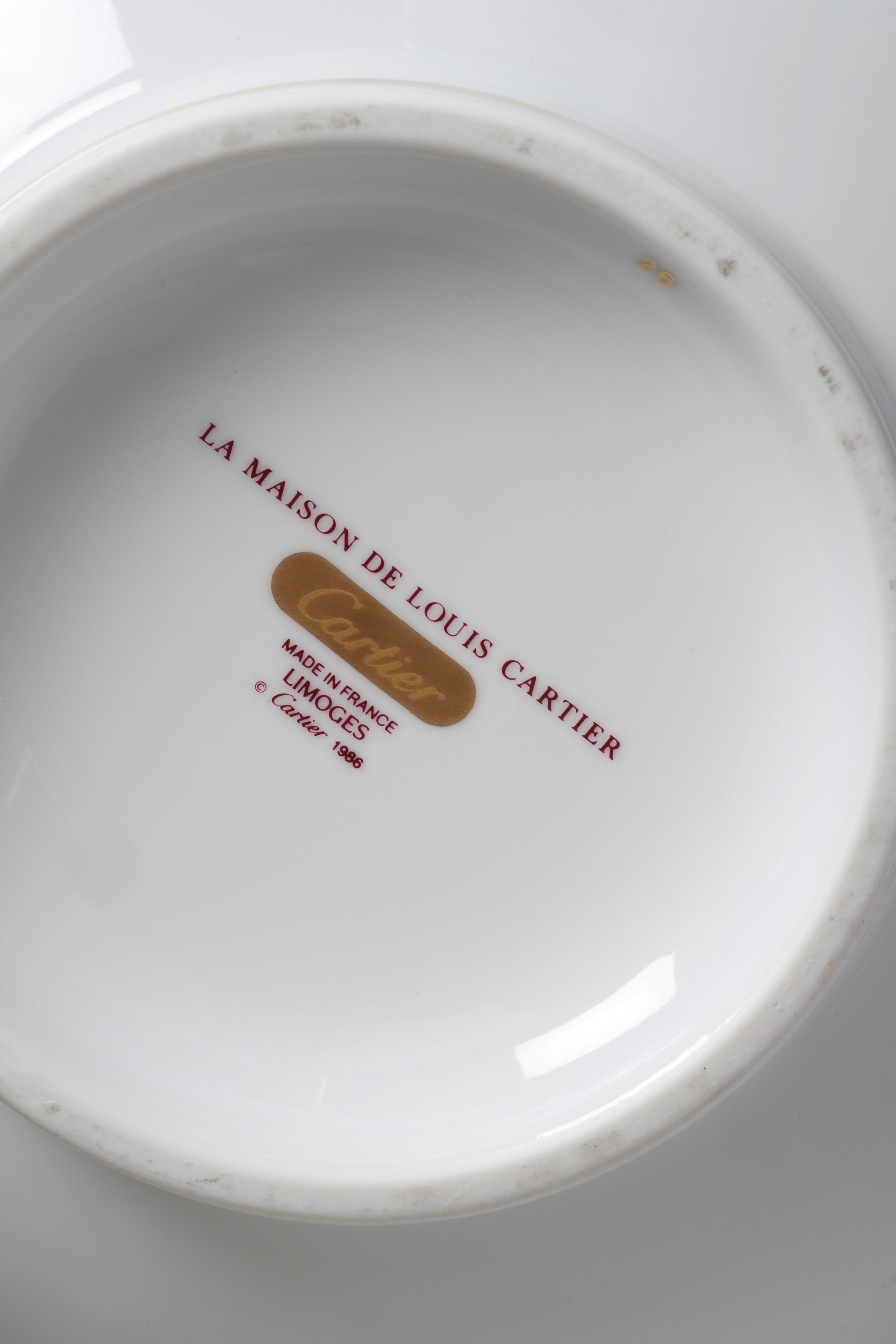 Maison Cartier, Vaso, posacenere e scatolina in porcellana (Made in France Limoges e Cartier), XX...