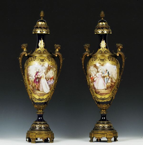 Coppia di vasi in porcellana di Sevres, Francia XIX secolo