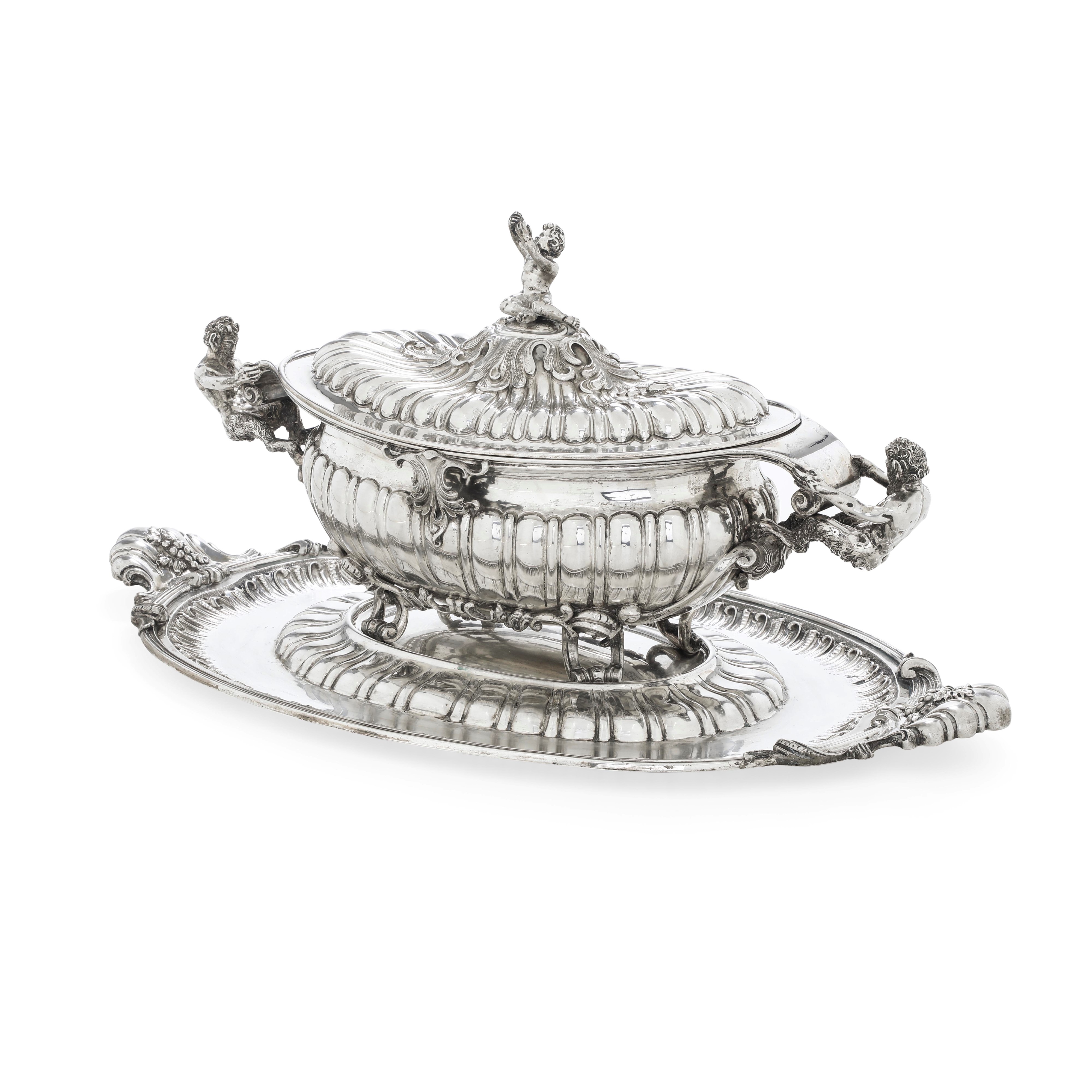 Achille Proserpio, Grande zuppiera neobarocca con presentoire in argento
