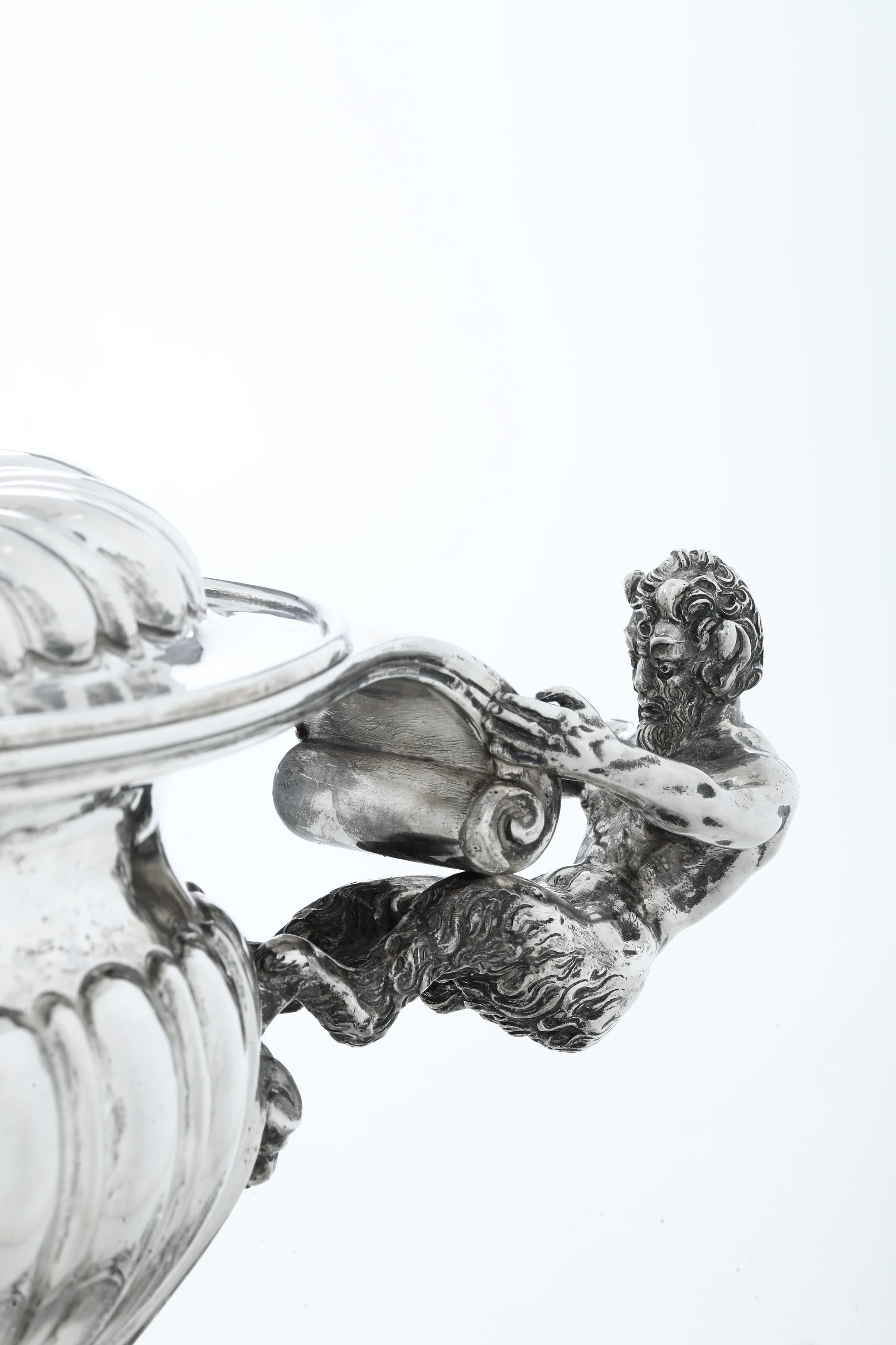 Achille Proserpio, Grande zuppiera neobarocca con presentoire in argento