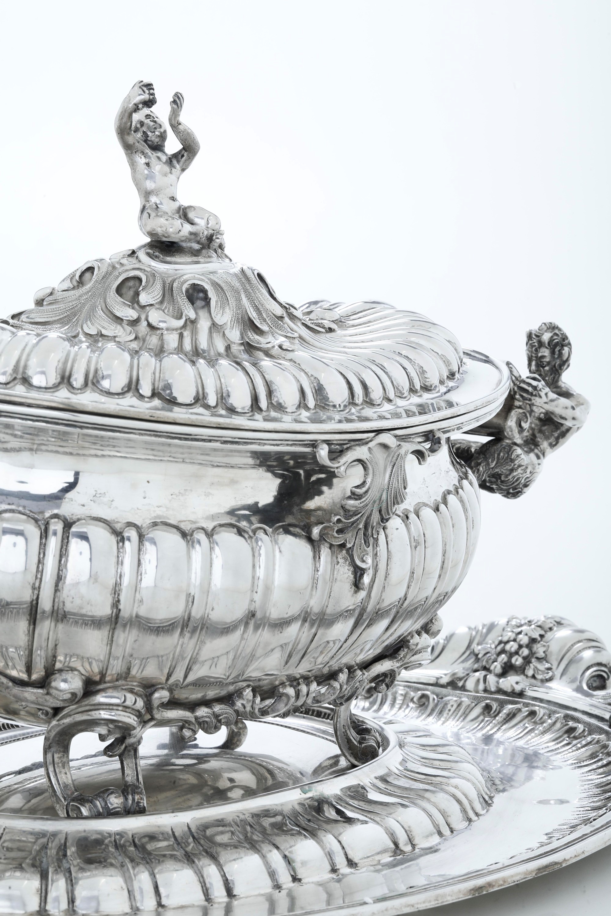 Achille Proserpio, Grande zuppiera neobarocca con presentoire in argento