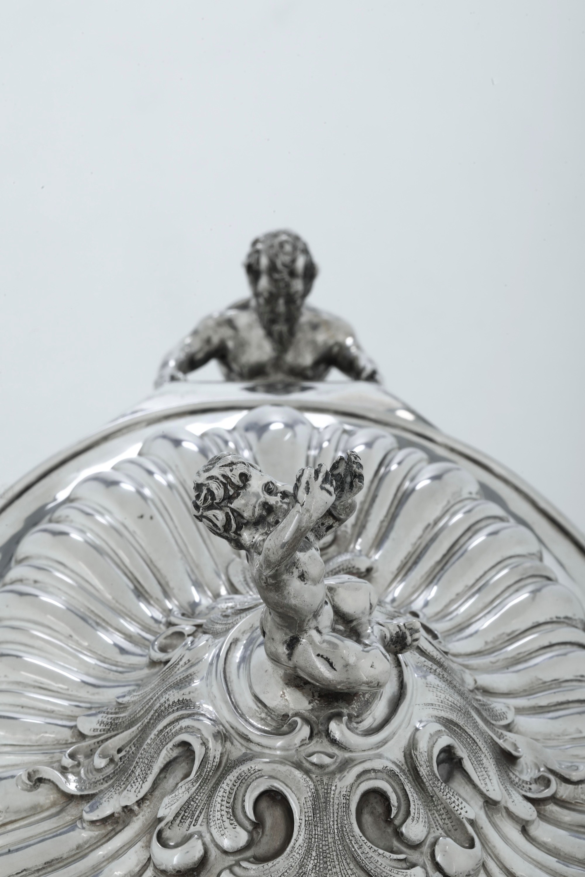 Achille Proserpio, Grande zuppiera neobarocca con presentoire in argento