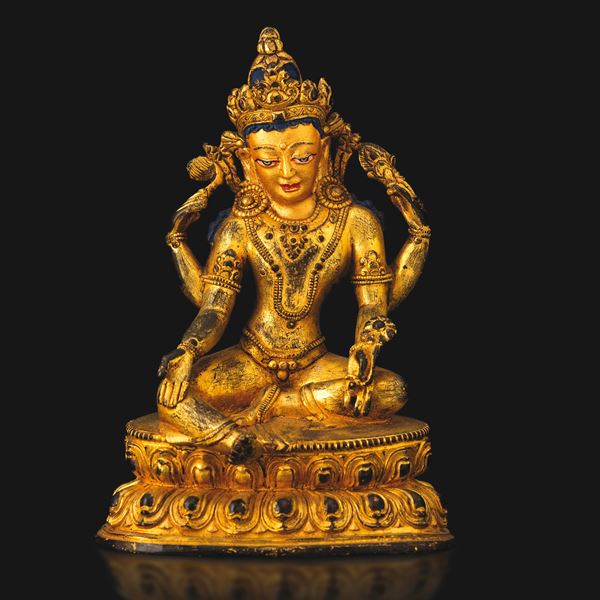 Figura di Buddha in bronzo dorato seduto su doppio fiore di loto con policromia, Cina, Dinastia Qing, XIX secolo