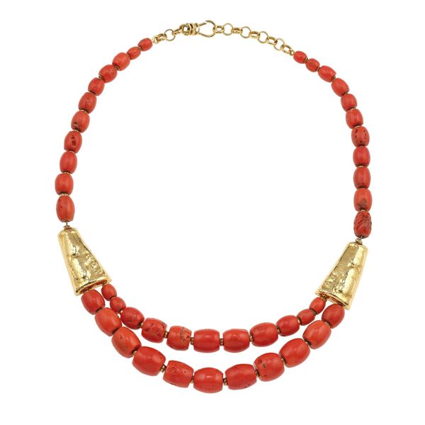 Coral and gold necklace. Signed Misani