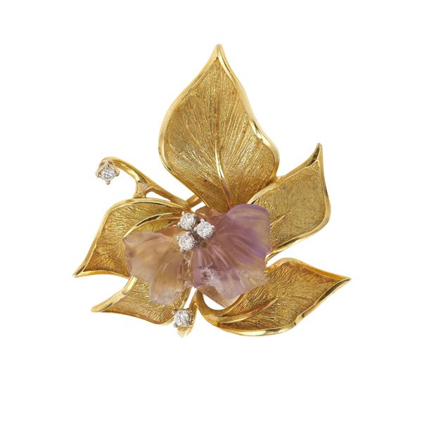 Diamond, glass and gold brooch. Damages