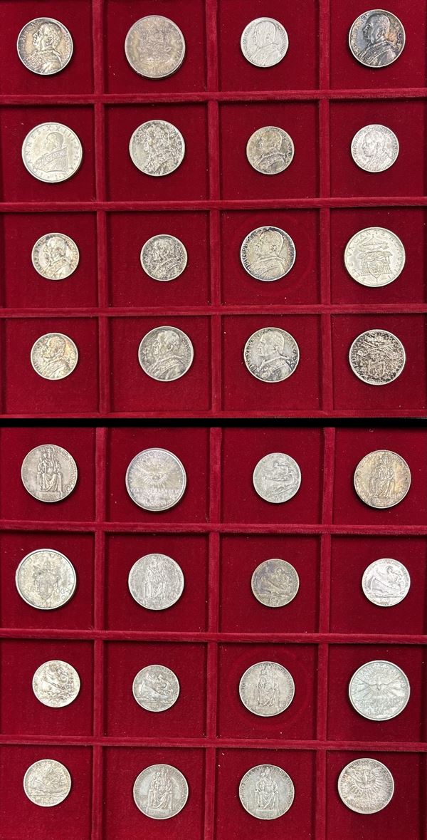 VATICANO. Lotto di sedici monete.