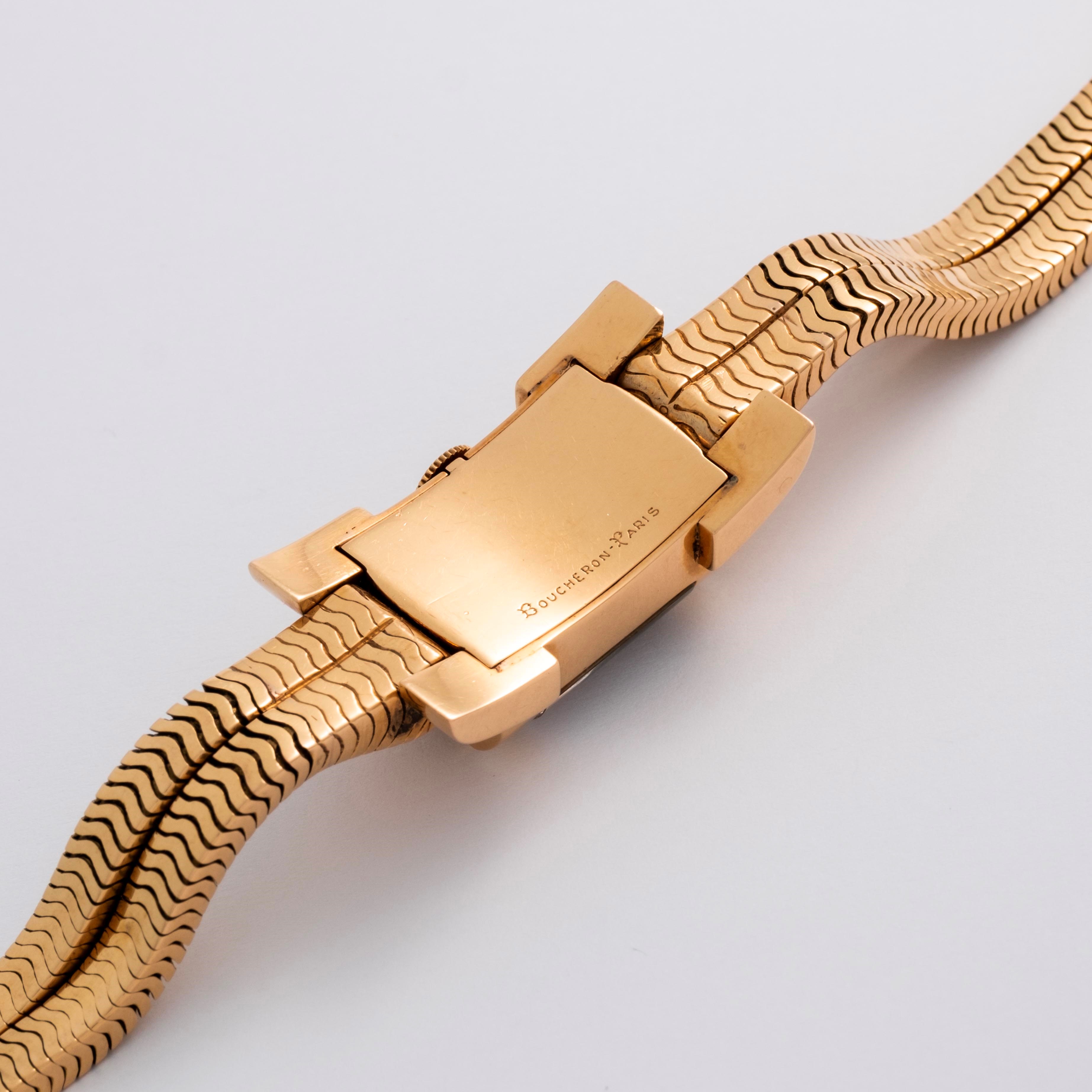 Boucheron - Orologio Art Déco in oro rosa 18k con bracciale integrato, quadrante salmone e vetro ...