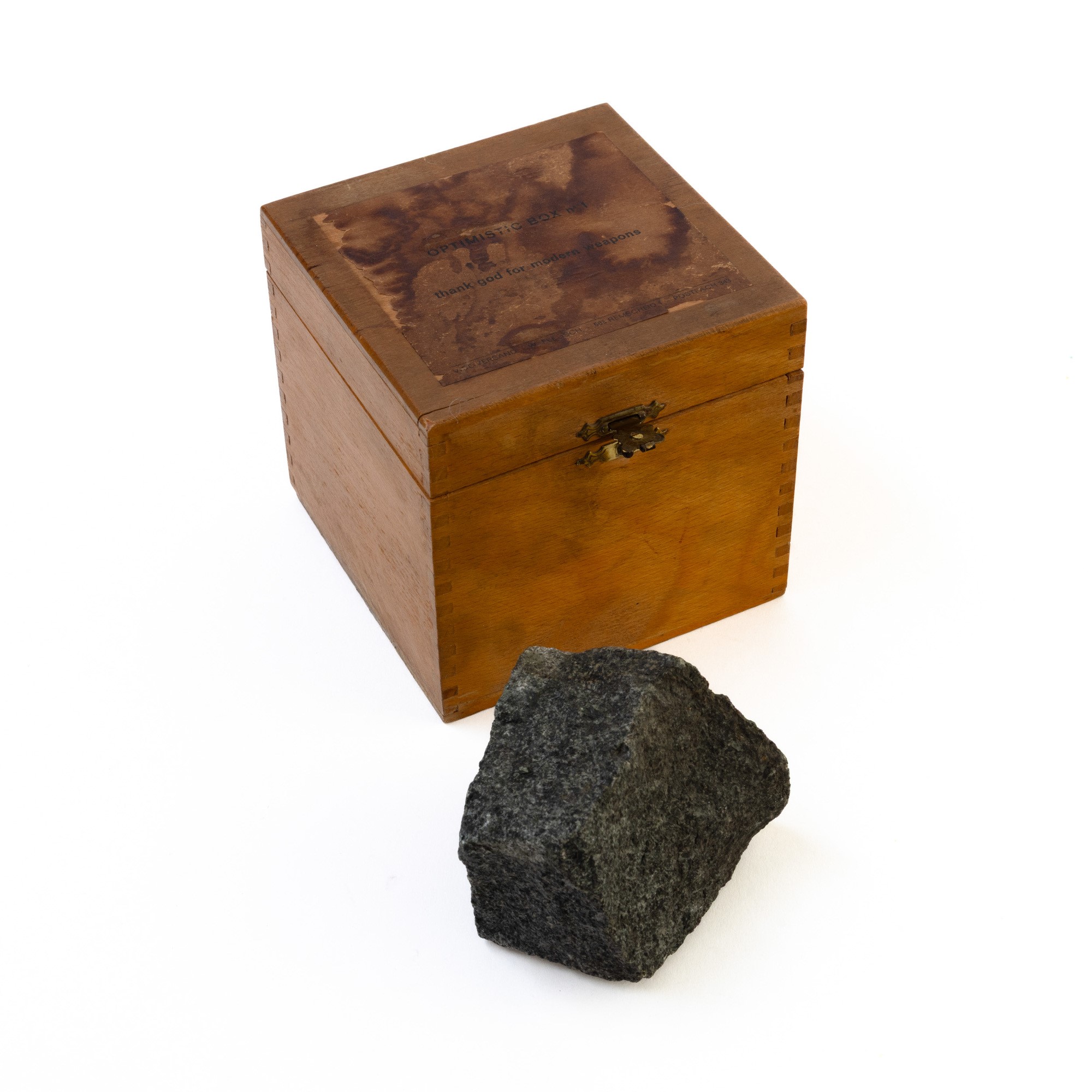 Robert Filliou - Optimistic Box n.1 - Pietra in scatola di legno