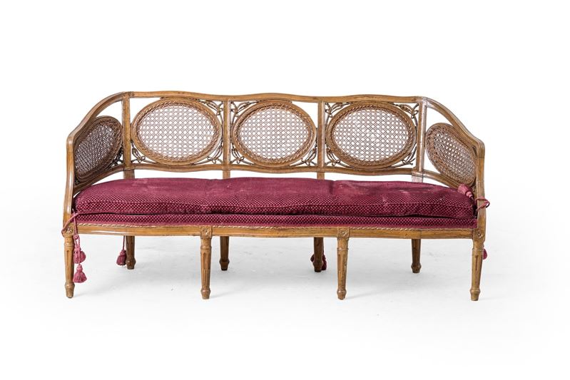 Divano in legno di noce e cannetè, XIX secolo  - Auction Antique Opportunities - Cambi Casa d'Aste