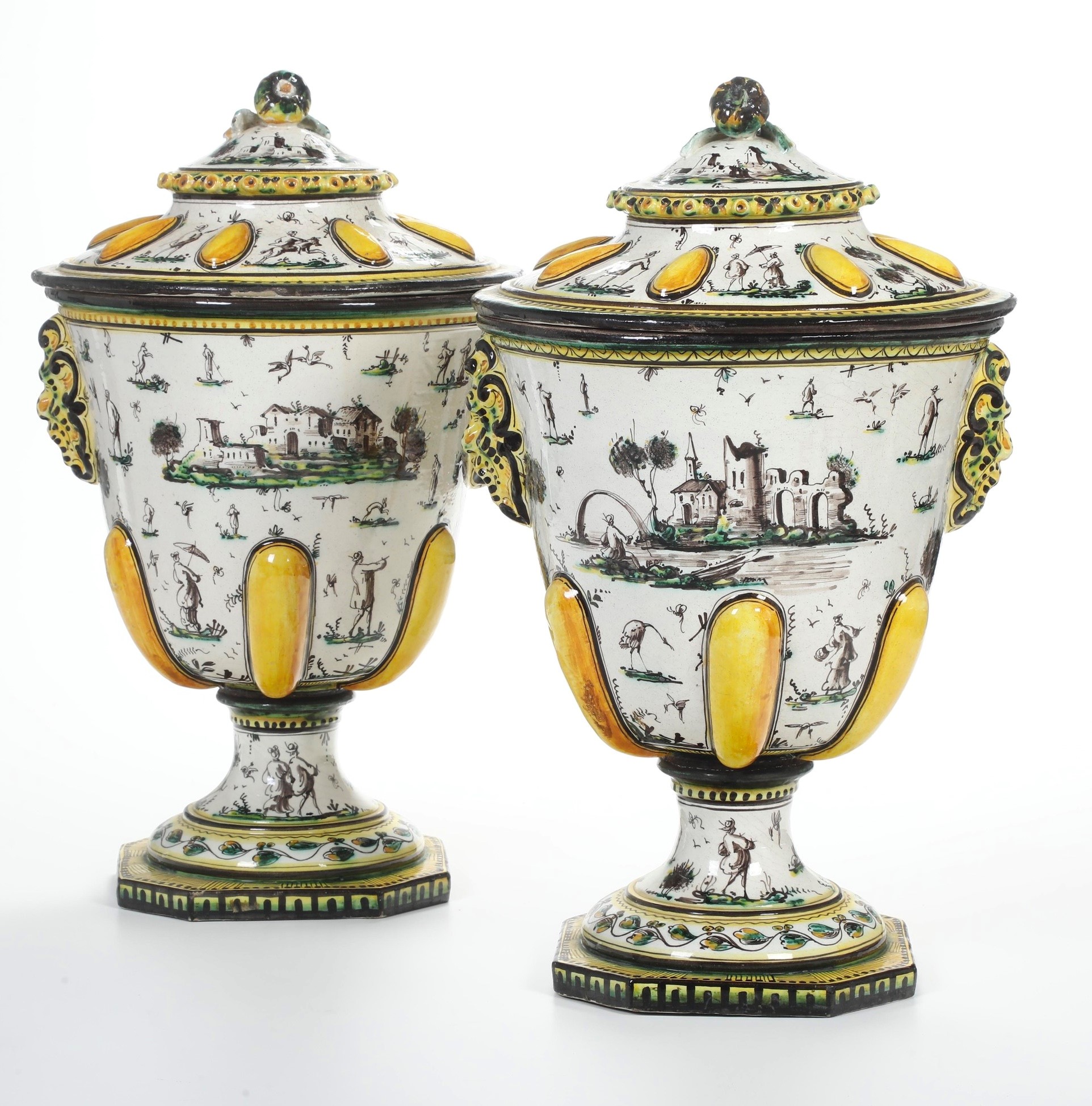 Coppia di vasi con coperchio. Liguria, probabilmente Albisola, XX secolo.