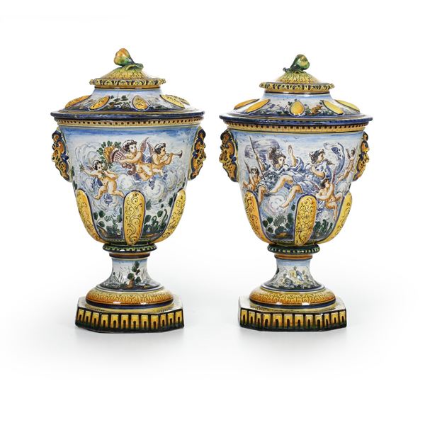 Coppia di vasi con coperchio. Liguria, probabilmente Albisola, XX secolo.