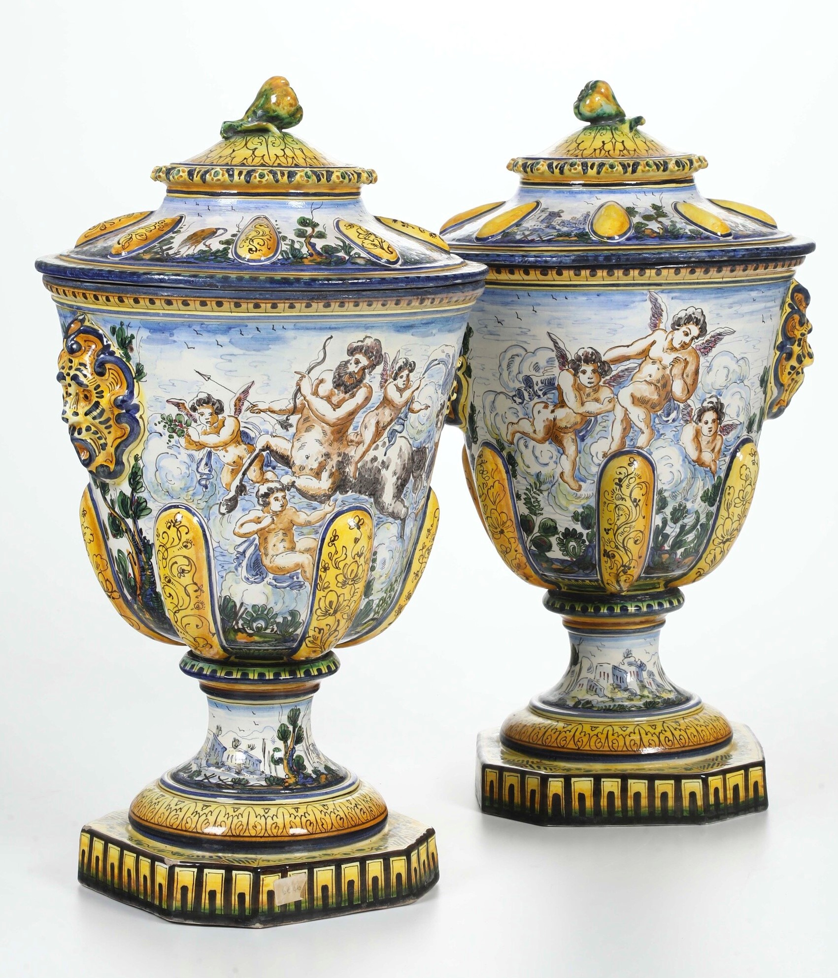 Coppia di vasi con coperchio. Liguria, probabilmente Albisola, XX secolo.