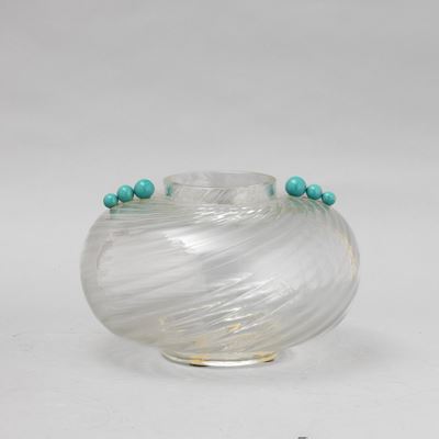 Francia o Italia, XX secolo, vaso in cristallo spiralato con sfere in vetro turchese applicate