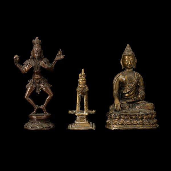 Lotto composto da tre figure in bronzo, Tibet e India, XIX secolo