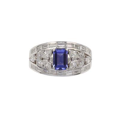 Anello con Tanzanite e Diamanti Taglio Marquise e Taglio Baguette