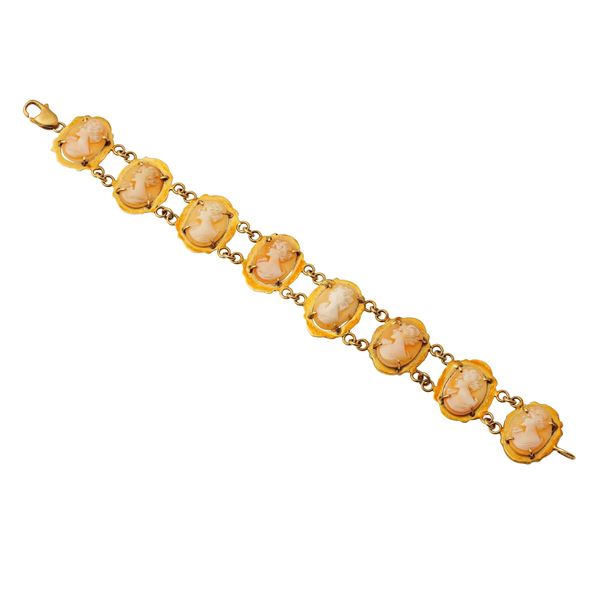 Bracciale con cammei su conchiglia