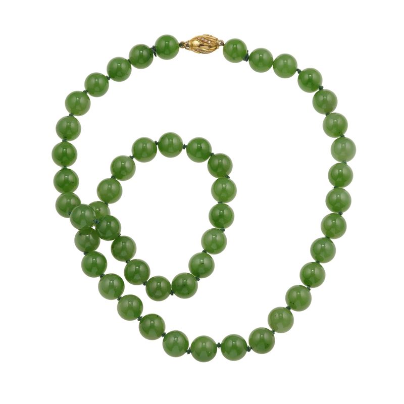 Collana con boules di nefrite  - Asta Gioielli - Cambi Casa d'Aste