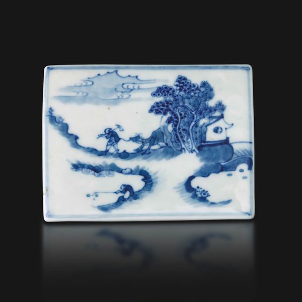 Calamaio in porcellana bianca e blu raffigurante scena di vita comune, Cina, Dinastia Qing, epoca Jiaqing (1796-1820)