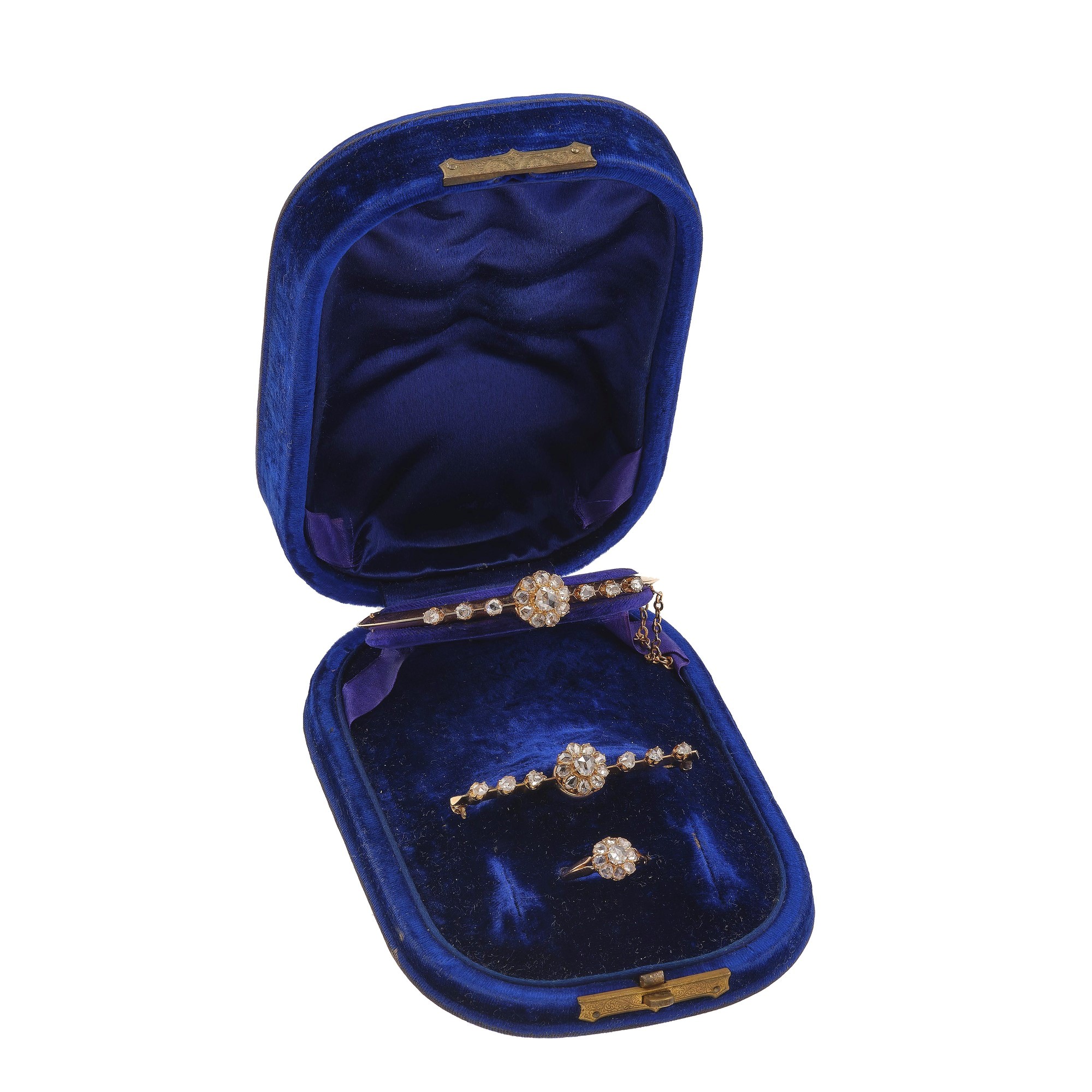 Parure Composta da Bracciale Rigido, Spilla ed Anello con Rosette di Diamante