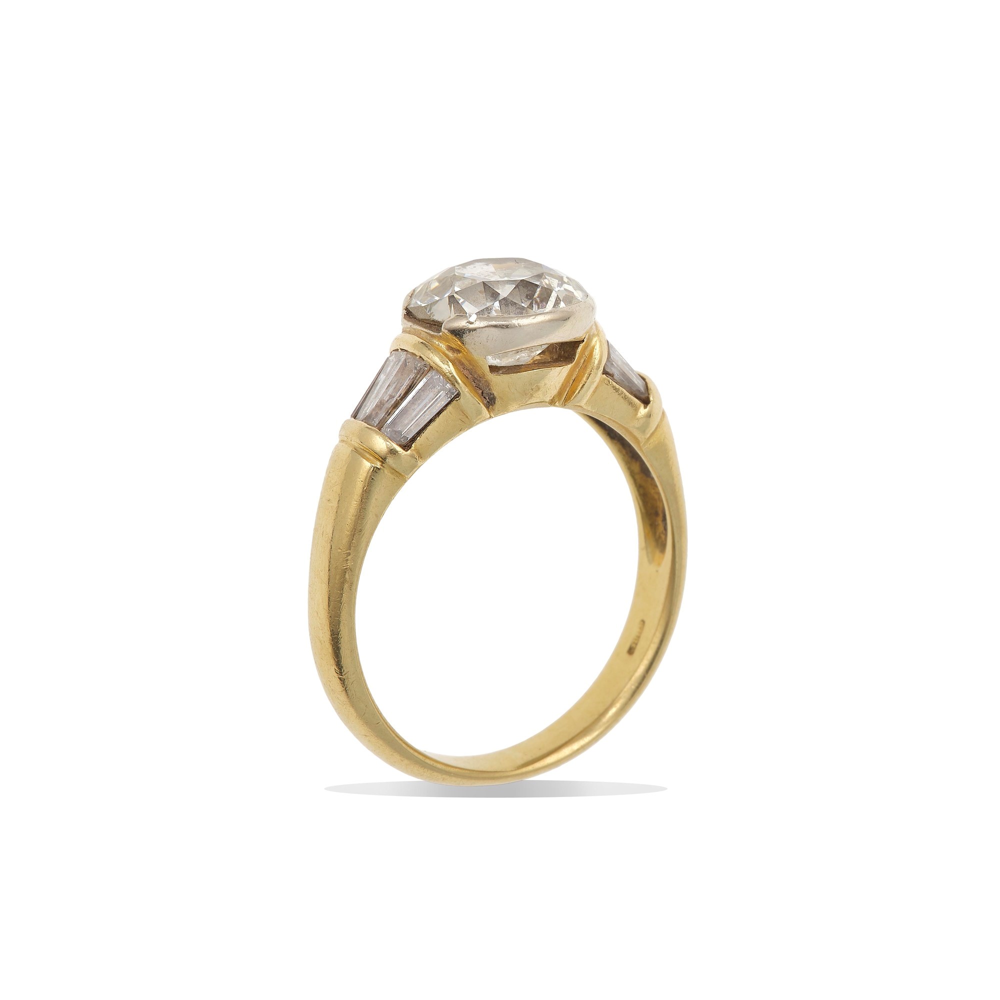 Anello con Diamante di Vecchio Taglio di Ct 2.50 Circa e Diamanti Taglio Tepper