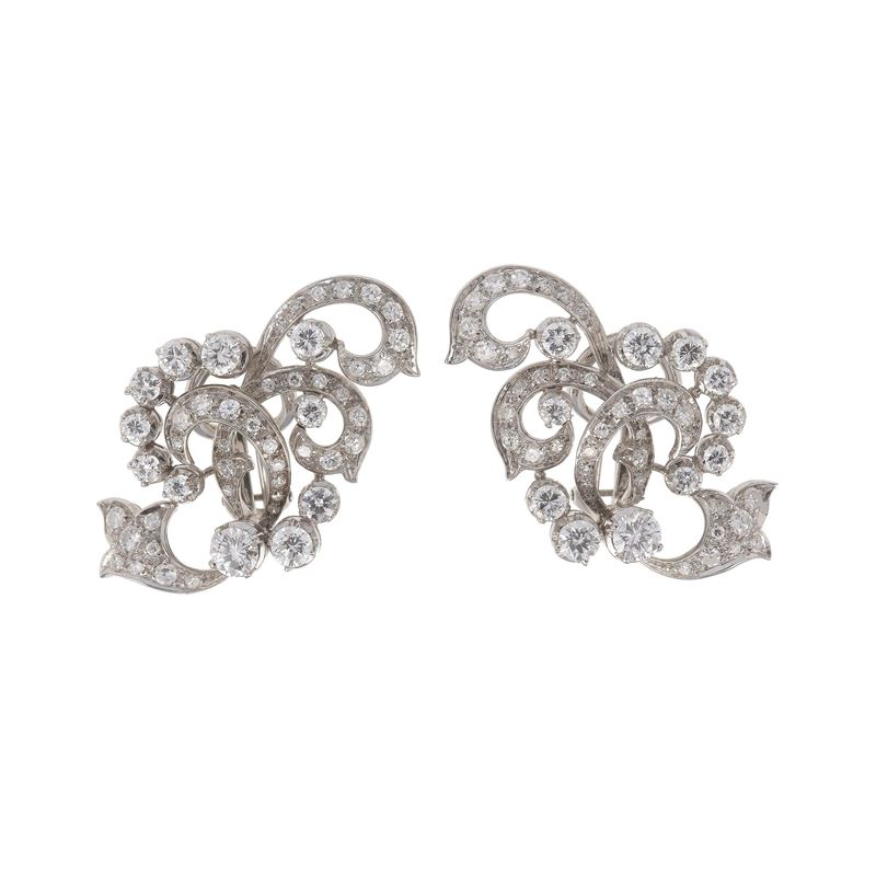 Pair of brilliant-cut diamond and gold earrings  - Auction Fine Jewellery - Cambi Casa d'Aste