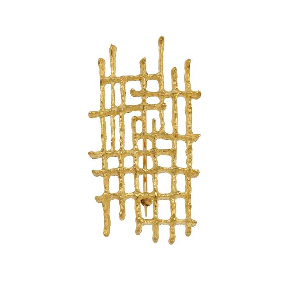 Gold brooch. Signed Sforza