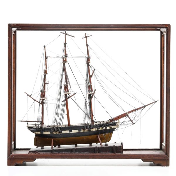 Modello di brigantino in teca. Italia XX secolo