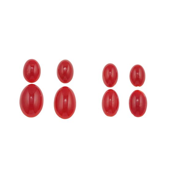Lotto composto da otto coralli taglio cabochon