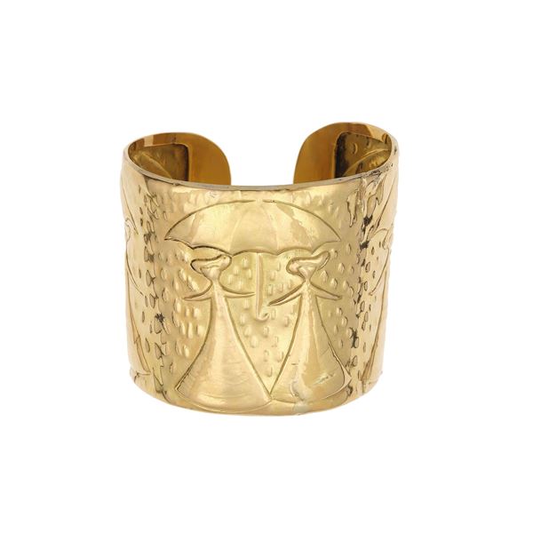 Gold bracelet