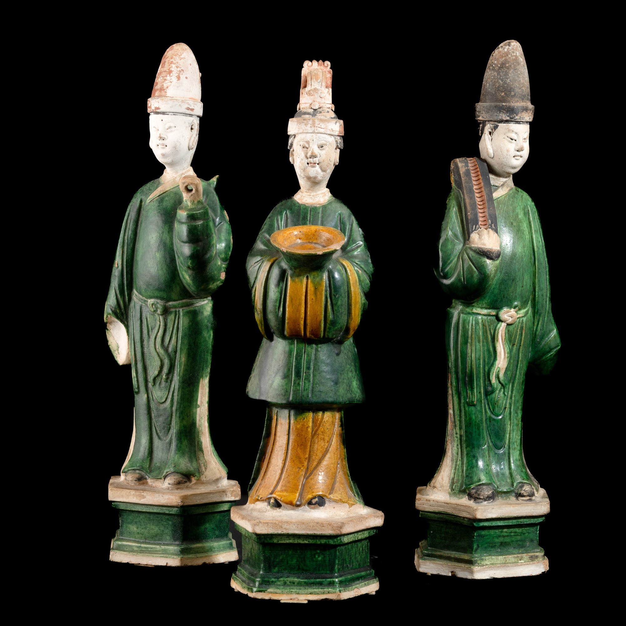 Gruppo di tre figure di personaggi, terracotta invetriata, Cina, Dinastia Ming (1368-1644)