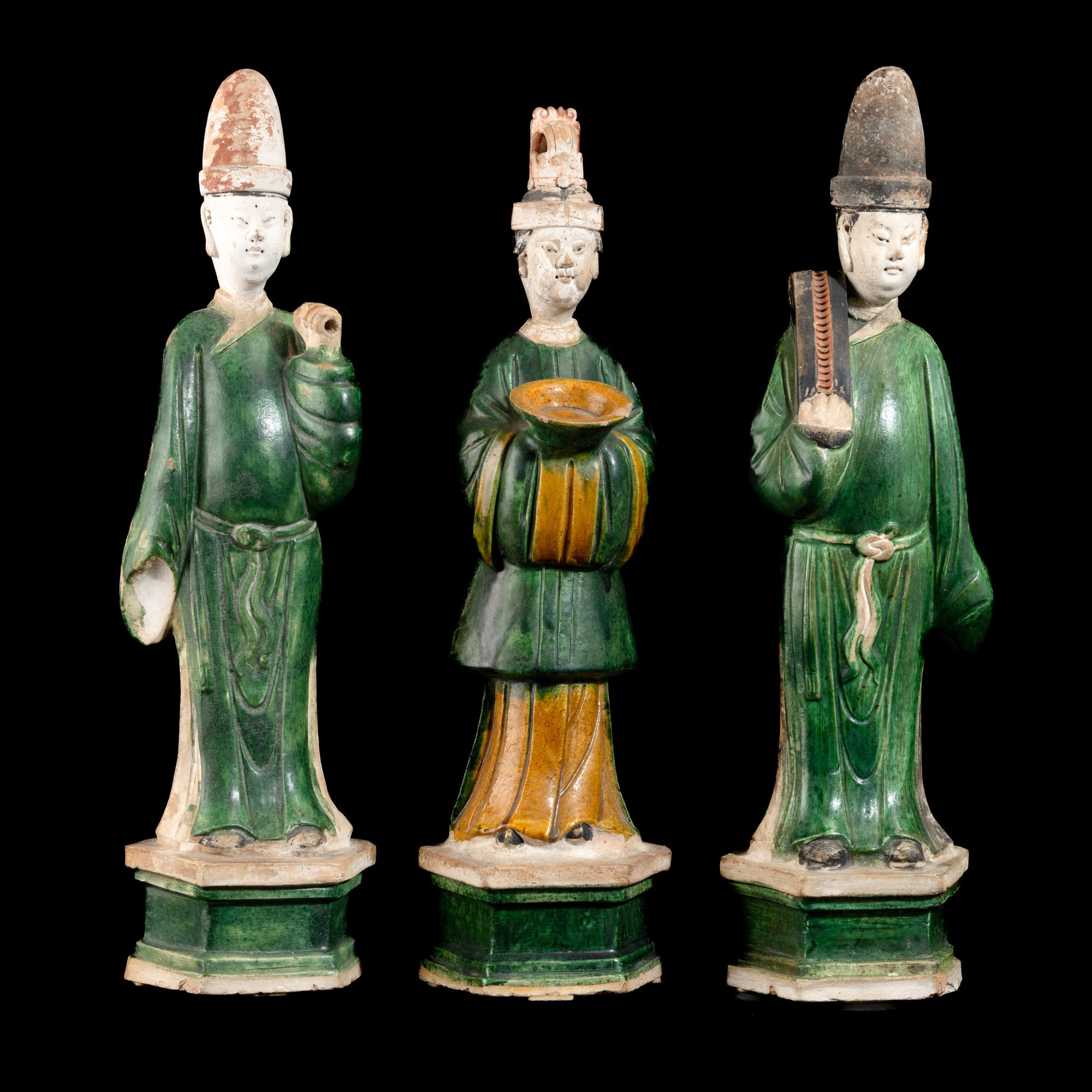Gruppo di tre figure di personaggi, terracotta invetriata, Cina, Dinastia Ming (1368-1644)
