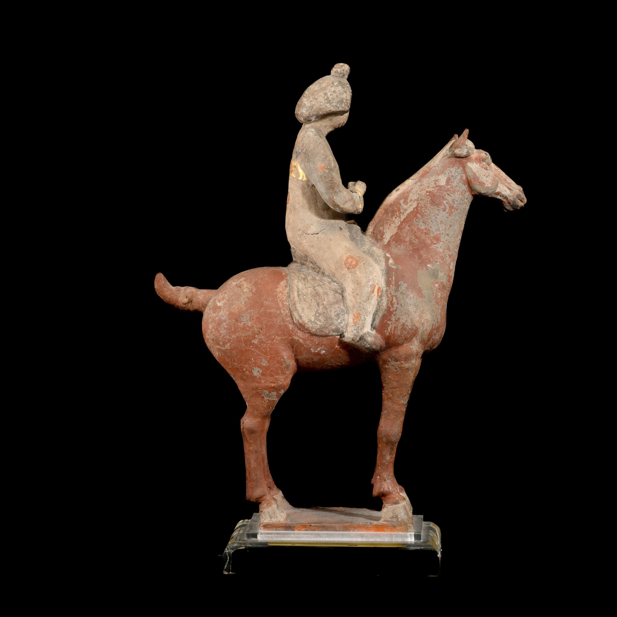 Cina, Dinastia Tang (618-907), Figura di amazzone a cavallo in terracotta policroma