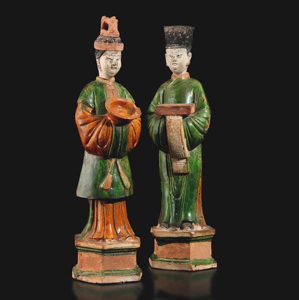 Lotto composto da due dignitari in terracotta Sancai, Cina, Dinastia Tang (618-906)