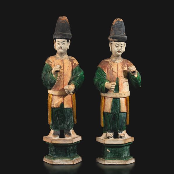 Coppia di figure in terracotta invetriata Sancai, Cina, Dinastia Ming (1368-1644)