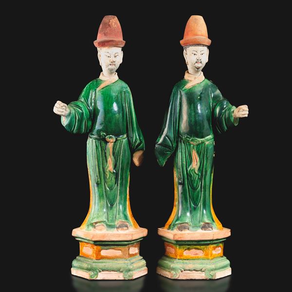 Coppia di dignitari in terracotta Sancai, Cina, Dinastia Ming (1368-1644)
