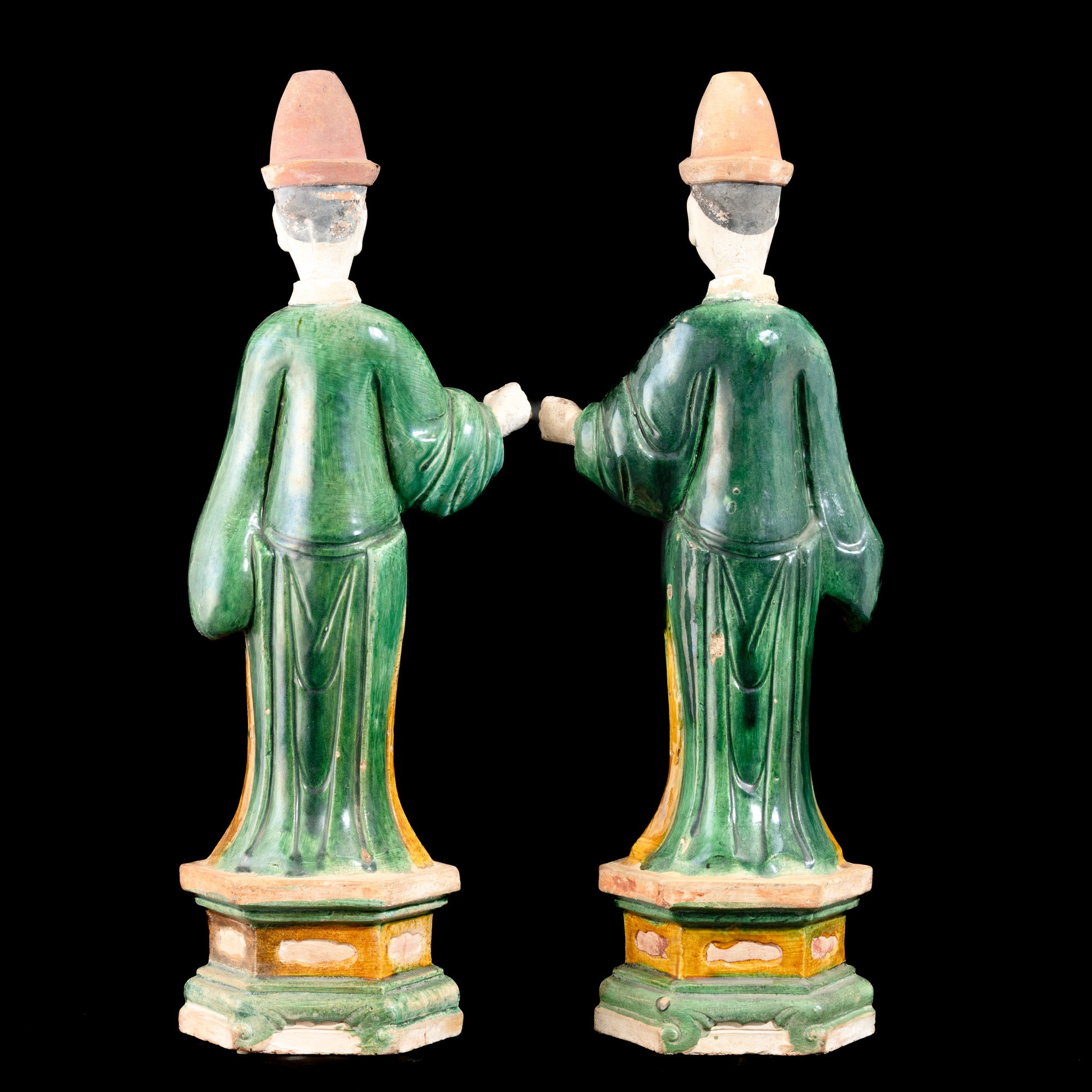 Coppia di dignitari in terracotta Sancai, Cina, Dinastia Ming (1368-1644)