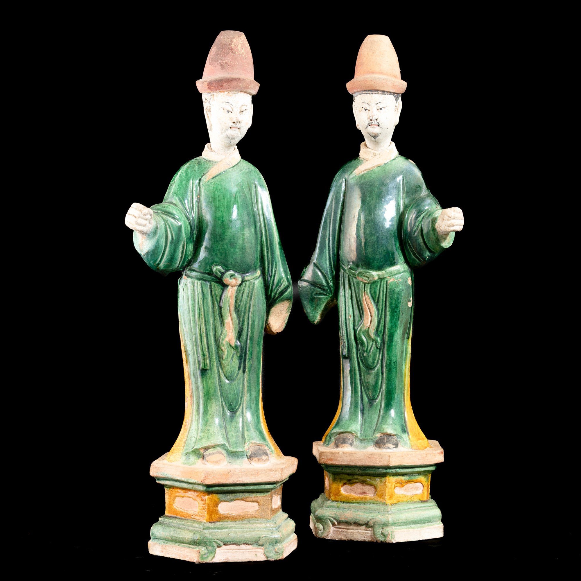 Coppia di dignitari in terracotta Sancai, Cina, Dinastia Ming (1368-1644)