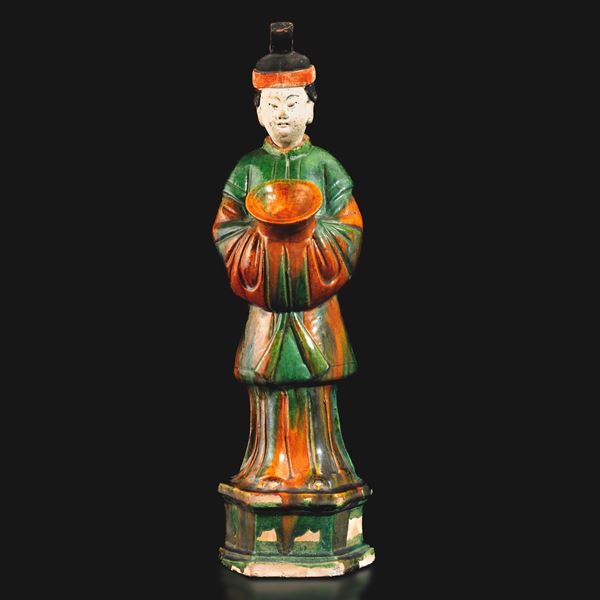 Figura di dignitario in terracotta Sancai, Cina, Dinastia Tang (618-906)