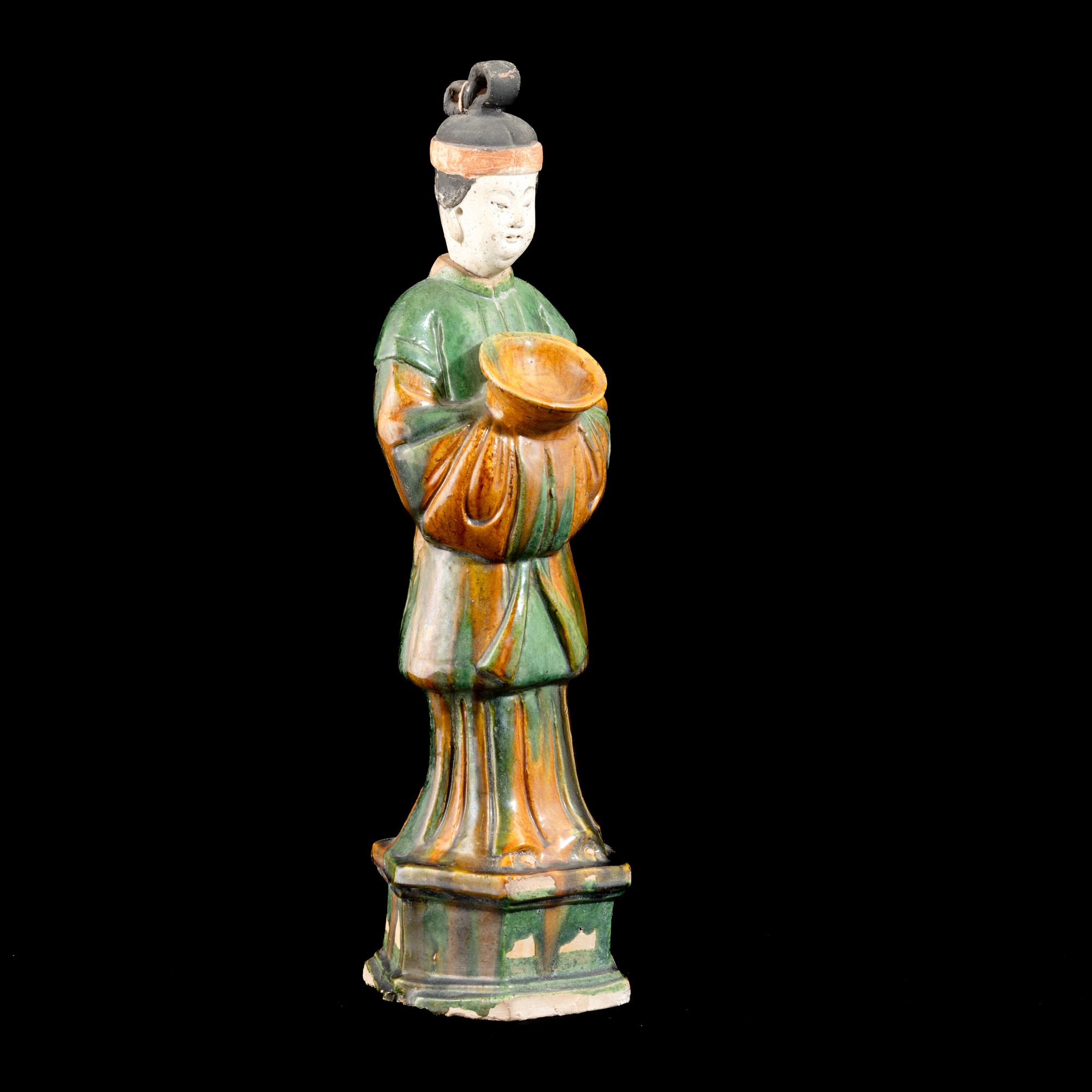 Sancai, Figura di dignitario in terracotta, Cina, Dinastia Tang (618-906)