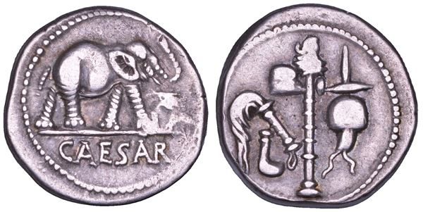 JULIA. C. Julius Caesar, 49-48 a.C. Denario, Zecca in movimento con Cesare.