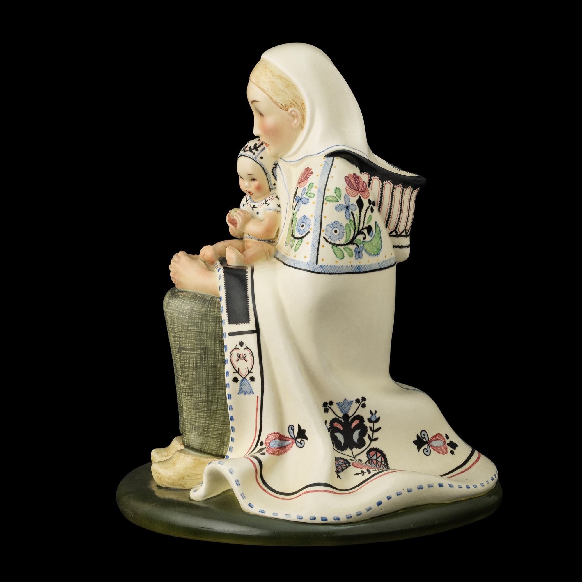 Helen Konig Scavini - Madonna della neve con Bambino (scultura in terraglia policroma)