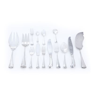 Argenteria italiana del XX secolo, Servizio di posate in argento fuso e sagomato (differenti arge...