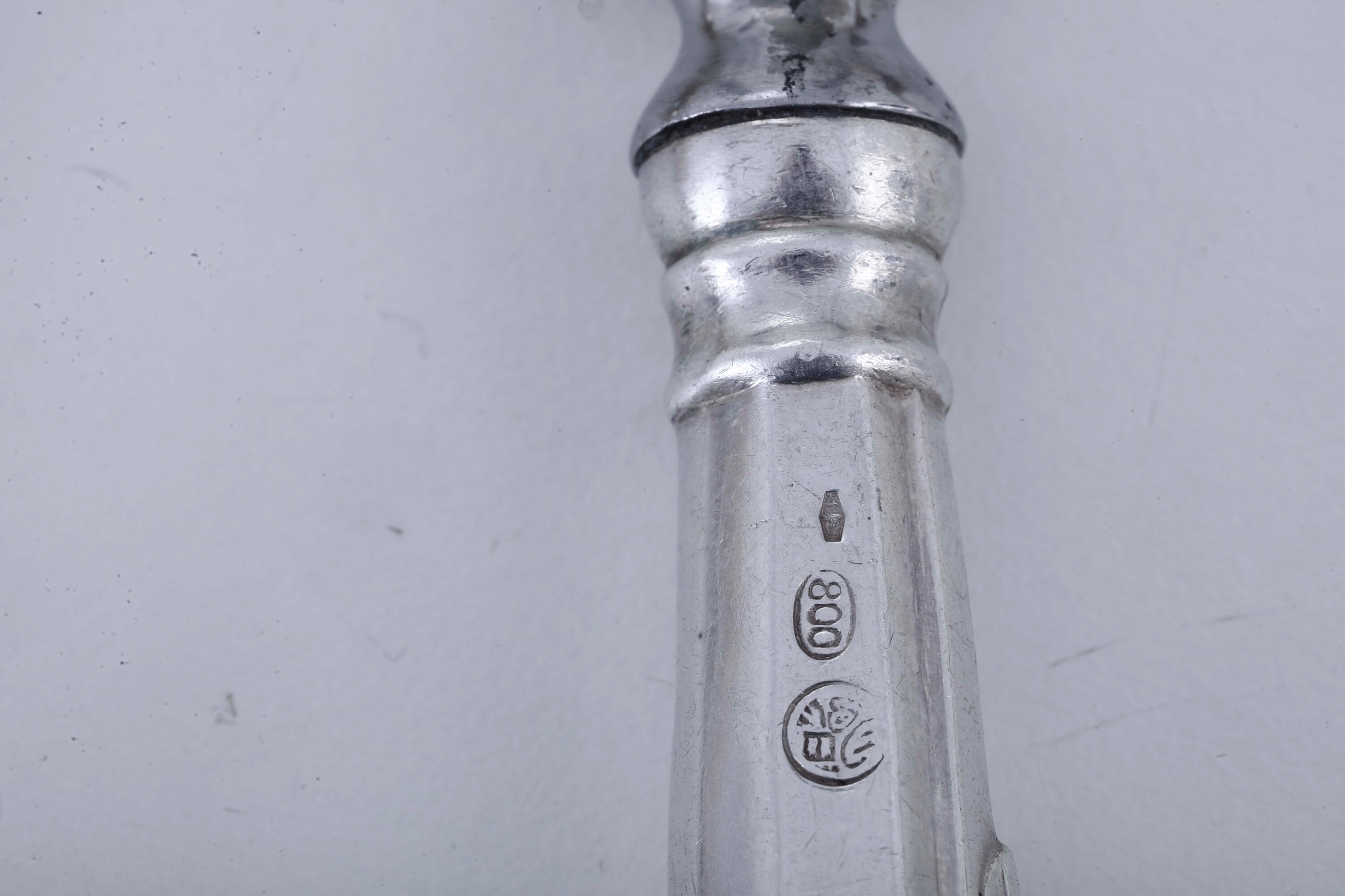Argenteria italiana del XX secolo, Servizio di posate in argento fuso e sagomato (differenti arge...
