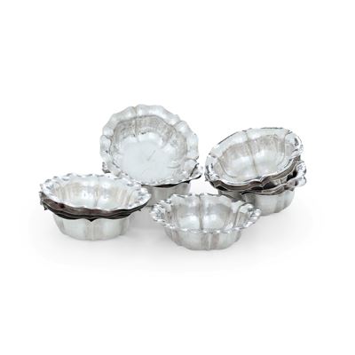Argenteria italiana del XX secolo, Coppette in argento fuso e sagomato (12 pezzi) da due manifatt...