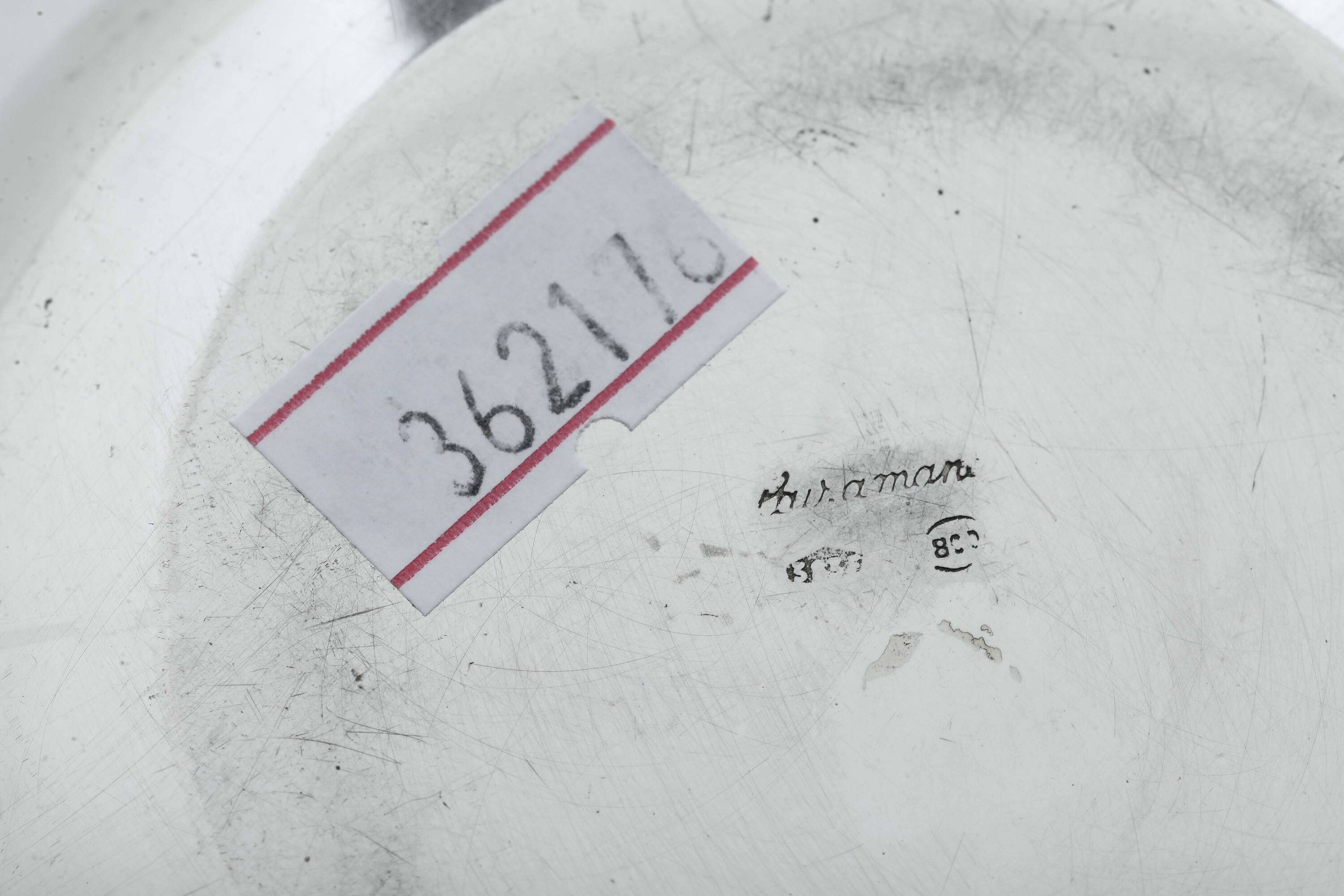 Varie manifatture del XX secolo, Lotto di oggetti in argento fuso e sagomato (peso 955 g)